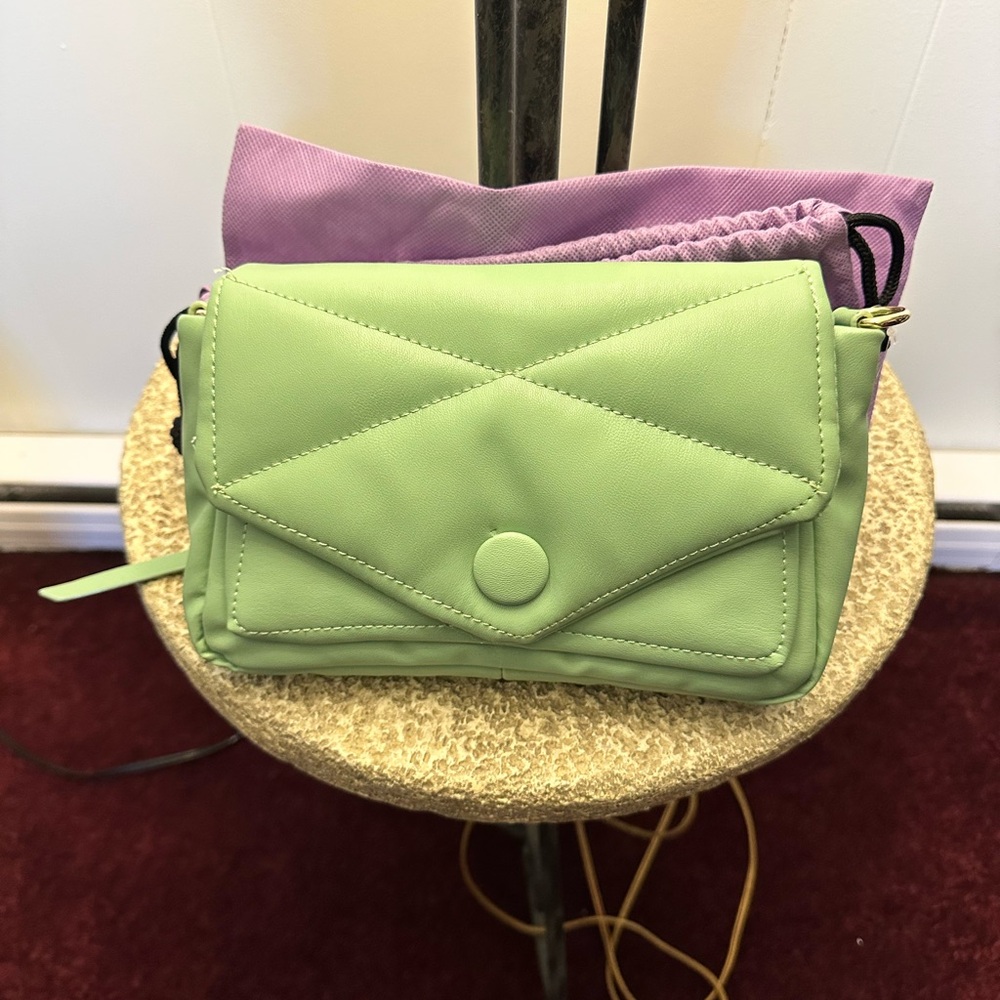 House of want new everly  green fig crossbody rfid